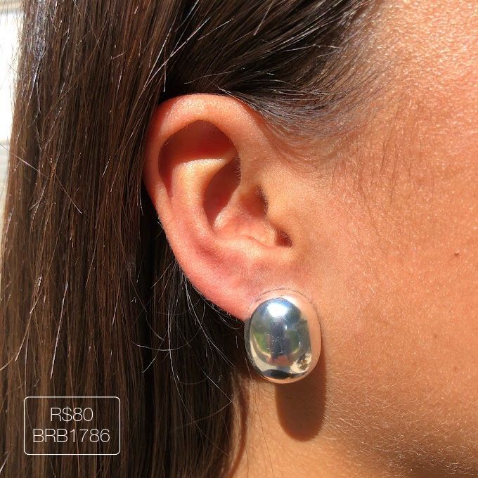 Brinco Bola Oval Lisa Prateada